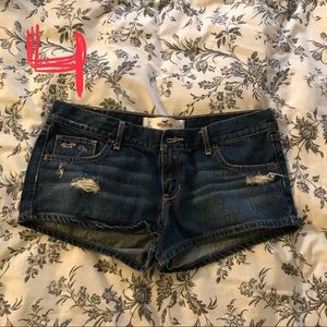 4. Hollister short distressed detail sz 7 waist 28